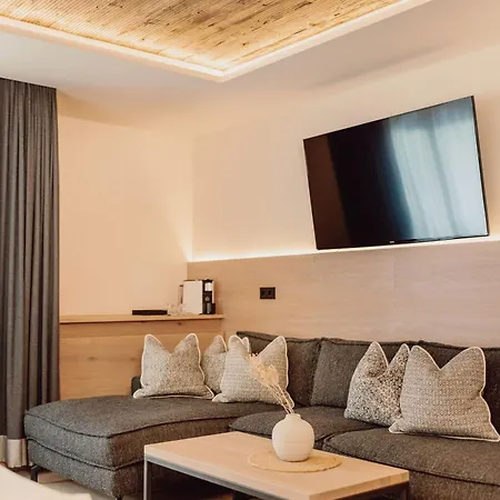 Alpina Alpendorf Hotel