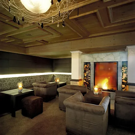 Alpina Alpendorf Hotel 4*