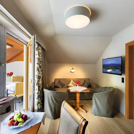 Alpina Alpendorf Hotel 4*