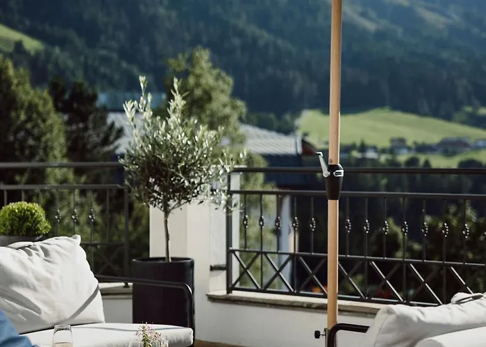 Alpina Alpendorf Hotel 4*